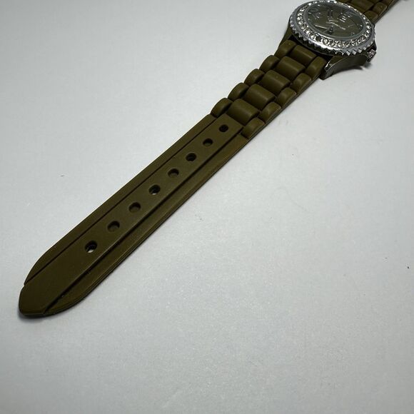 Geneva Women's Quartz Watch Used With New Battery. It Is A Working Watch - Picture 10 of 15